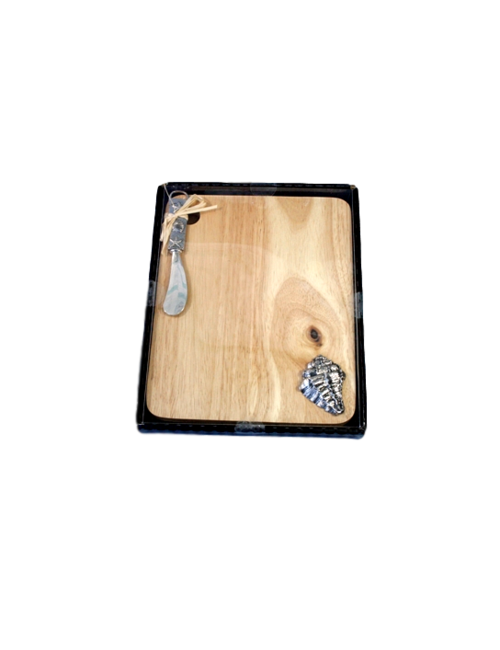 OAK CUTTING BOARD AND SPREADER WITH SHELL MOTIF